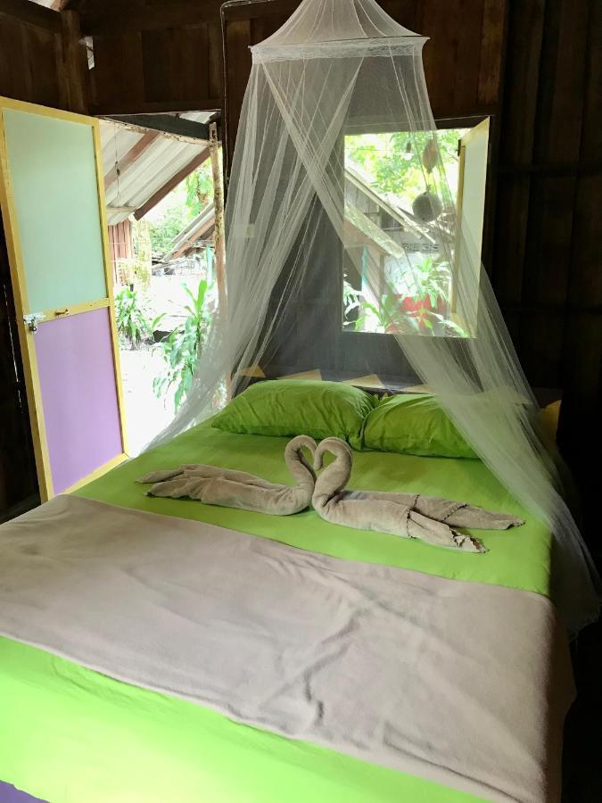 Rasta Baby Bar & Bungalows - Suitable For Young Travelers Koh Phayam Extérieur photo
