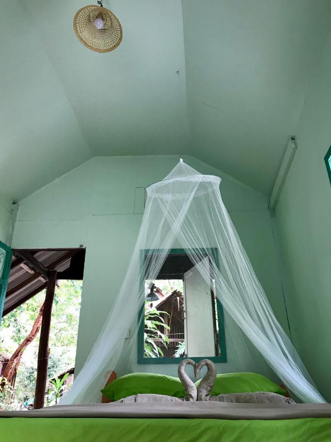Rasta Baby Bar & Bungalows - Suitable For Young Travelers Koh Phayam Extérieur photo