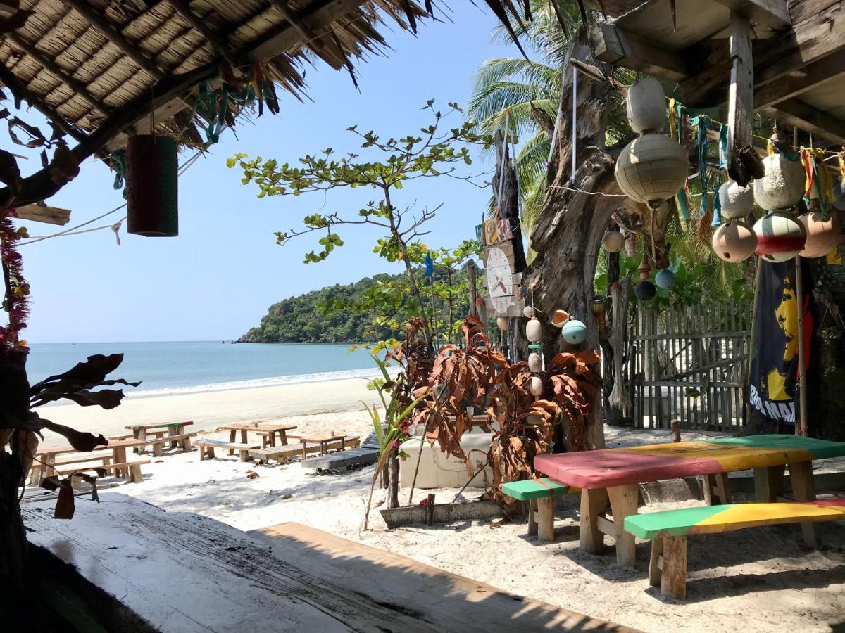 Rasta Baby Bar & Bungalows - Suitable For Young Travelers Koh Phayam Extérieur photo